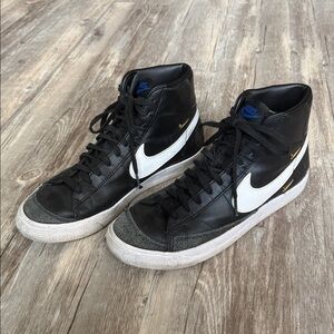 Nike Blazer MID 77 Shoes Black with white, blue and gold
